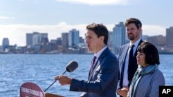 El primer ministro canadiense Justin Trudeau anuncia apoyos para víctimas de la tormenta tropical Fiona en Dartmouth, el 4 de octubre de 2022.