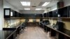 Sala de redacción vacía de la radio venezolana RCR. En otros tiempos estuvo llena de empleados. [Foto: Nicole Kolster]