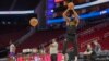 LeBron James des Los Angeles Lakers s'échauffe le match contre les Houston Rockets, USA, le 8 novembre 2023.