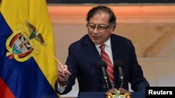 El presidente de Colombia, Gustavo Petro, pronuncia un discurso mientras asiste a la apertura de una nueva sesión legislativa del Congreso de Colombia, en Bogotá, el 20 de julio de 2023. 