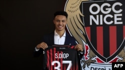 Sofiane Diop lors de sa présentation par l'OGC Nice, France, le 8 août 2023.