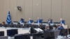 ARCHIVO - Los jueces de la Sala de Apelaciones de la Corte Penal Internacional participan en una audiencia sobre el caso Venezuela, el martes 7 de noviembre de 2023.