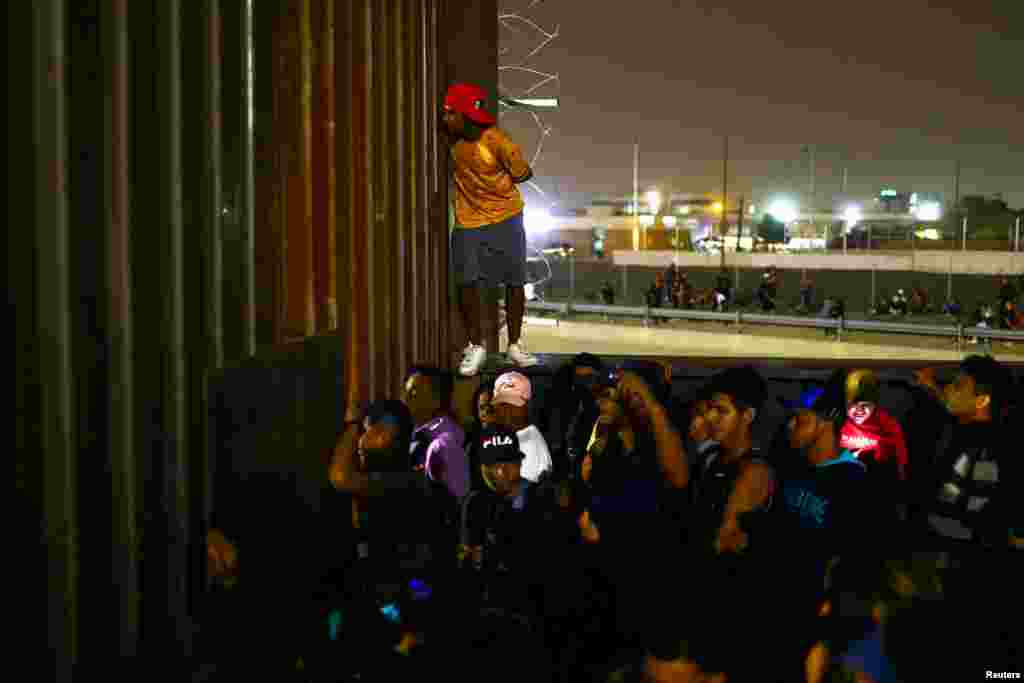 A finales de julio, el subsecretario interino de Política Fronteriza e Inmigración del Departamento de Seguridad Nacional de Estados Unidos dijo que los "cruces fronterizos irregulares han bajado a los niveles más bajos en los últimos dos años". 