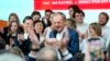波兰前总理、欧洲理事会前主席唐纳德·图斯克（Donald Tusk）在他领导的自由公民联盟总部向支持者讲话。（2023年10月15日）