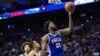 Joel Embiid des 76ers marque contre Portland lors troisième quart-temps au Wells Fargo Center, Philadelphie, le 29 octobre 2023.