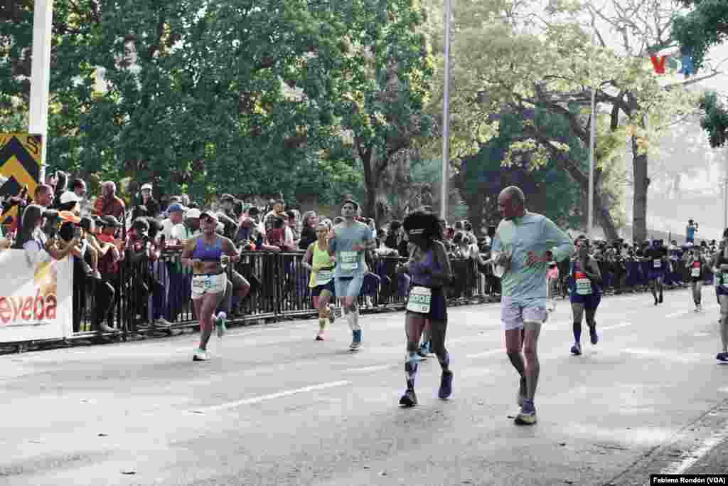 Esta edición del maratón y media maratón CAF se distinguió por su organización, un punto que tanto corredores como espectadores recalcaron a los medios de comunicación.