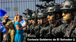 Un contingente de unos 3.600 militares participaron en los desfiles de San Salvador, El Salvador. [Fotografía: Gobierno de El Salvador]