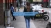 ¿Cuántos dólares necesita una persona para vivir “bien” un mes en Caracas?