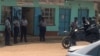 Amapholisa asemsebenzini eZimbabwe