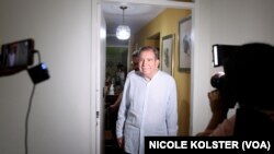 El candidato presidencia venezolano Edmundo González antes de participar en su primer acto de masas el 18 de mayo de 2024. 
