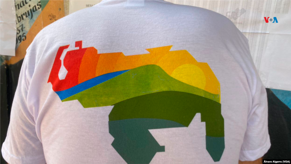 Venezolano viste una camiseta que alude a su posición frente a la defensa de la Guyana Esequiba.&nbsp;