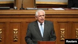 Omar Barboza, diputado de la coalición venezolana de partidos de oposición (MUD), habla tras ser elegido presidente de la Asamblea Nacional en Caracas, Venezuela, el 5 de enero de 2018. 