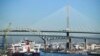 ARCHIVO. Puertos de Los Ángeles y Long Beach cerca del puente Gerald Desmond en el puerto de Long Beach el 11 de enero de 2022 en Long Beach , California.