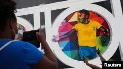ARCHIVO- La muerte de Pelé a los 82 años ha causado conmoción en todo el mundo, que lo reconoce como el rey indiscutible del fútbol. 