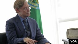 Zoellick sostiene que las economías asiáticas en expansión pueden ayudar invirtiendo más en otros países en desarrollo.