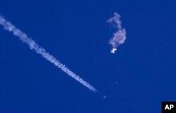 美军机击落在南卡罗莱纳州上空的中国气球。(2023年2月7日)