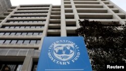ARCHIVO - El edificio de la sede del Fondo Monetario Internacional en Washington, EE. UU., el 8 de abril de 2019.