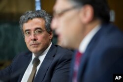 El Procurador General de EE.UU., Noel Francisco, durante su audiencia de nominación en el Capitolio el 10 de mayo de 2017. Su cargo es el cuarto más importante en el Departamento de Justicia, y él es el encargado de abogar por el gobierno ante la Corte Suprema.