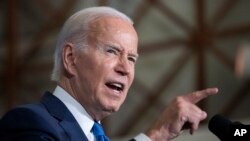 El presidente de los Estados Unidos, Joe Biden, habla sobre las amenazas a la democracia y la violencia política en Estados Unidos durante un evento del Comité Nacional Demócrata en el Columbus Club en Washington, EEUU, el 2 de noviembre de 2022.