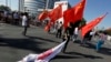 中国抗议者2012年9.18纪念日游行走向日本驻北京大使馆举行反日示威。