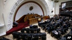 El gobierno encargado de Venezuela, que lidera Juan Guaidó, señaló que el allanamiento y posible enjuiciamiento de diputados por apoyar un fallido alzamiento militar, el pasado 30 de abril de 2019, solo es una "persecución" a los opositores del régimen de Maduro.