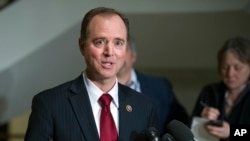 ARCHIVO - Representante por el estado de California, Adam Schiff.