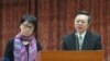 台湾文化部长龙应台(左)以及陆委会主委王郁琦在立法院接受质询（美国之音张永泰拍摄） 