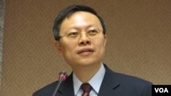 台湾新任陆委会主委王郁琦(美国之音张永泰拍摄) 