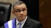 ARCHIVO - En esta fotografía del 1 de junio de 2012, el presidente de El Salvador, Mauricio Funes, aparece en la Asamblea Nacional antes de pronunciar un discurso para conmemorar el aniversario de su tercer año en el cargo en San Salvador, El Salvador.