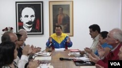 El presidente Hugo Chávez, durante la reunión de gabinete que sostuvo en La Habana, Cuba.