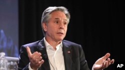 ARCHIVO - El secretario de Estado de Estados Unidos, Antony Blinken, en Sedona, Arizona, el 3 de mayo de 2024. Blinken viajará a Guatemala el 6 de mayo de 2024 para mantener conversaciones regionales sobre migración.