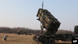 ARCHIVO: Un sistema antiaéreo Patriot se observa en esta foto de maniobras en Polonia en 2015.