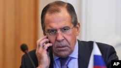 Los gobiernos de EE.UU. y Rusia presionan con resoluciones rivales en la ONU sobre la crisis política que vive Venezuela.
