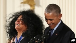 Diana Ross recibe la Medalla Presidencial de la Libertad 2016