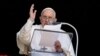 Papa Francisco califica de infundadas las "insinuaciones" contra Juan Pablo II