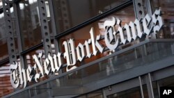 ARCHIVO - The New York Times entabla demanda federal contra OpenAI y Microsoft el 27 de diciembre de 2023, buscando poner fin a la práctica de usar su material publicado para entrenar chatbots.