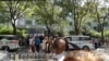 北京一中院门口，一些访民连日要求见院长，抗议法院拒绝受理起诉国家信访局不作为案件。