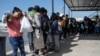 Con más de 1,5 millones de migrantes irregulares en su territorio, México busca que otros países acepten vuelos de retorno