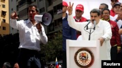 El presidente encargado, Juan Guaidó, y el presidente en disputa, Nicolás Maduro, durante sus discursos llevados a cabo el sábado 9 de marzo de 2019, en Caracas, Venezuela.