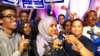 Ilhan Omar addresses supporters after her historic primary election victory to represent Minnesota's 5th District in the U.S. Congress in Minneapolis, Aug. 14, 2018. (Photo: K. Farabaugh / VOA) 