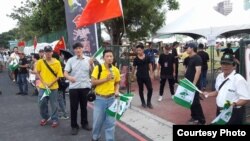 独派与統派团体2017年9月24日在台大示威对峙（民间机构台湾国办公室提供）
