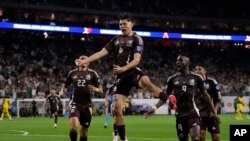 México ganó 1-0 contra Jamaica en la Copa América con gol de Gerardo Arteaga, pero sufrió la lesión del capitán Edson Álvarez.