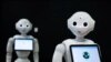 Robot recuerda el uso de mascarilla, casco permite comer y rascarse sin contagiarse de COVID-19