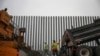 EE.UU. celebra las 400 millas de su muro fronterizo con México