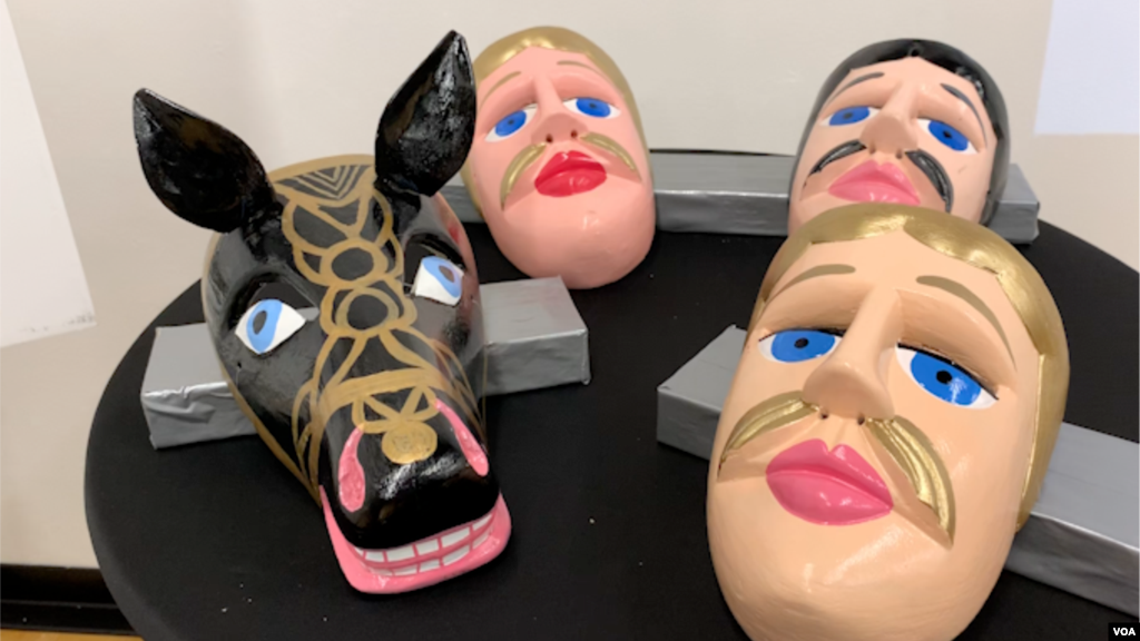 Varias máscaras formaron parte de la colección de obras de arte subastadas este miércoles en Miami, en favor de refugiados nicaragüenses en Costa Rica.&nbsp;