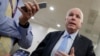 McCain critica enfoque en derechos humanos de Trump