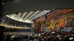  ARCHIVO - Legisladores e invitados asisten a la ceremonia de toma de posesión del presidente electo Daniel Noboa, en la Asamblea Nacional en Quito, Ecuador, el jueves 23 de noviembre de 2023.