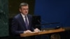 El canciller ucraniano, Dmytro Kuleba, habla ante la Asamlea General de la ONU durante una sesión antes del segundo aniversario de la invasión de Rusia a Ucrania, el 23 de febrero de 2024.