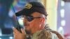 Oath Keepers လက်ယာစွန်းဝါဒီလက်နက်ကိုင်အဖွဲ့ တည်ထောင်သူ Stewart Rhodes (၂၀၁၉ ခုနှစ်မှတ်တမ်းဓာတ်ပုံ)