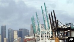 Archivo - Puerto de Miami, uno de los principales puntos de recepción y salida de mercancía en Estados Unidos.